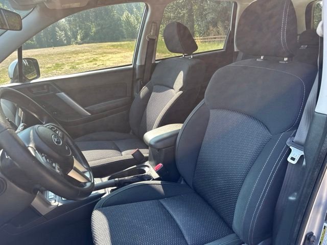 Used 2018 Ice Silver Metallic Subaru 2.5i Premium image 12