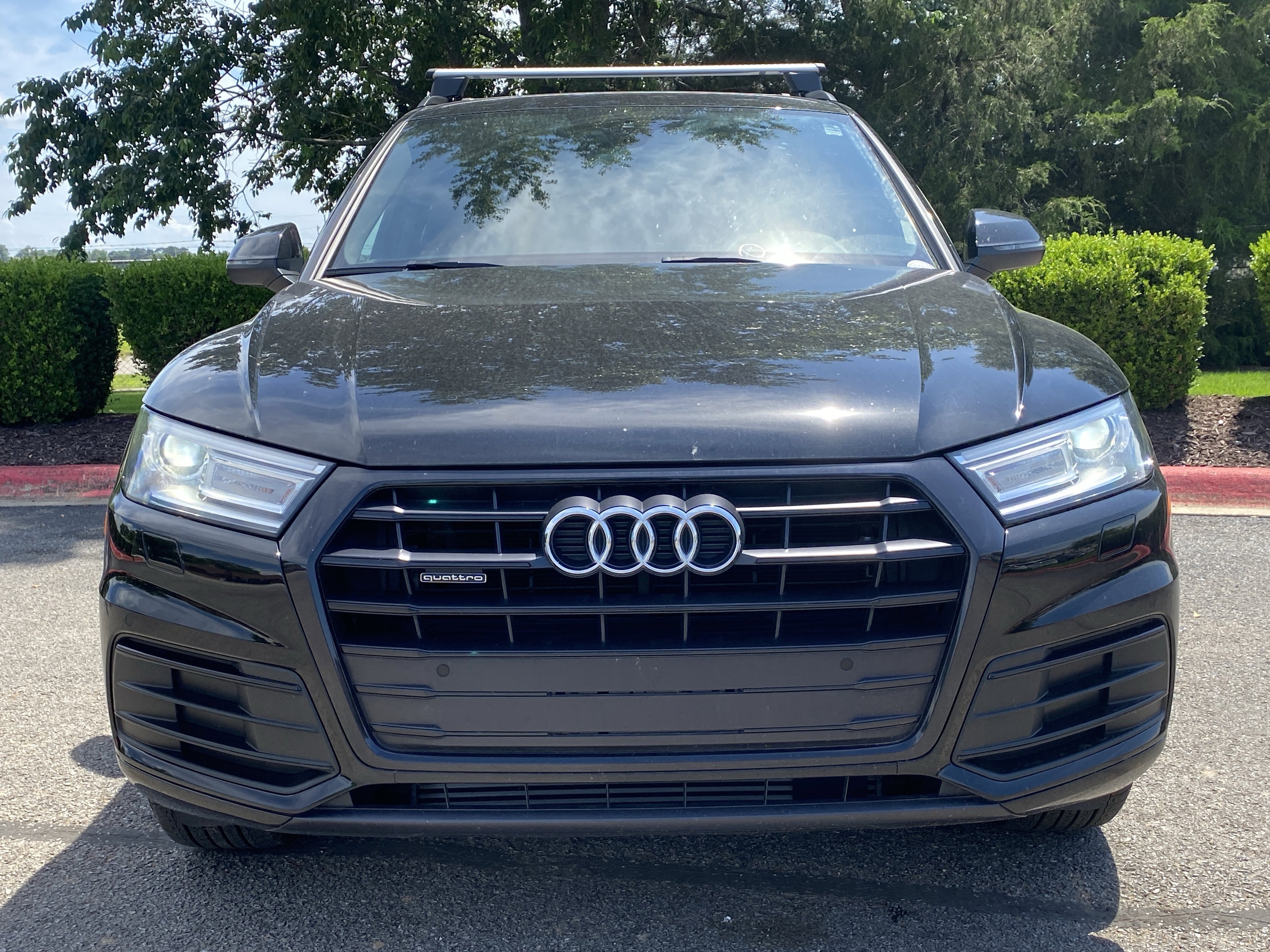 2020 Audi Q5 45 Titanium quattro S tronic Premium's photo