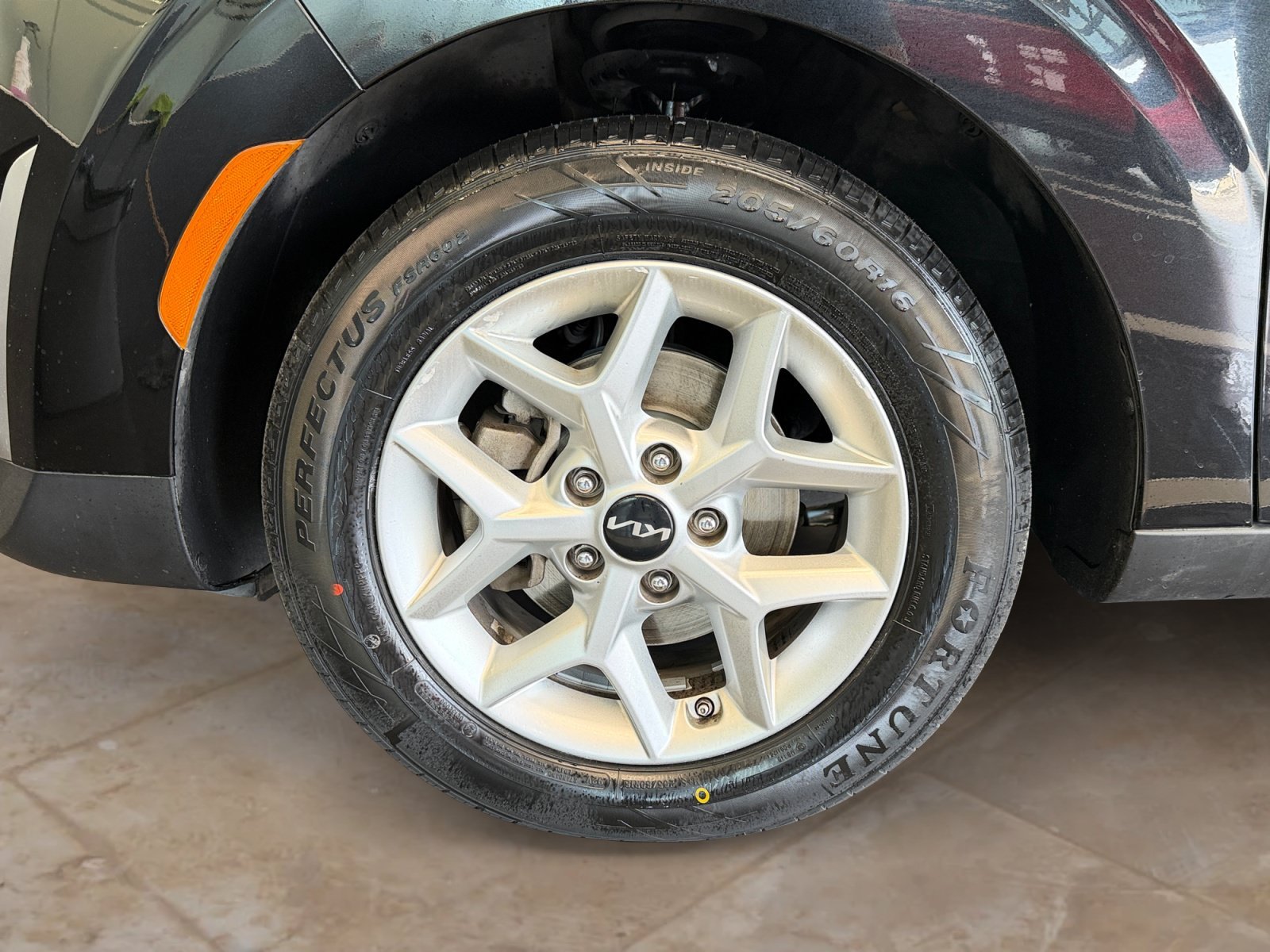 Used 2023 Fusion Black Kia LX image 27