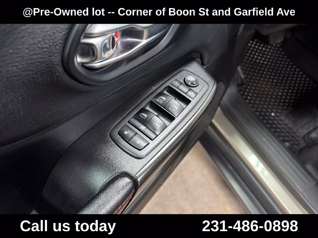 Used 2019 Beige Jeep Trailhawk image 16