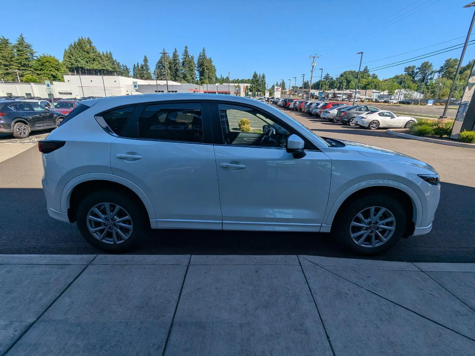 2025 Mazda CX-5 S Preferred package - Photo 7