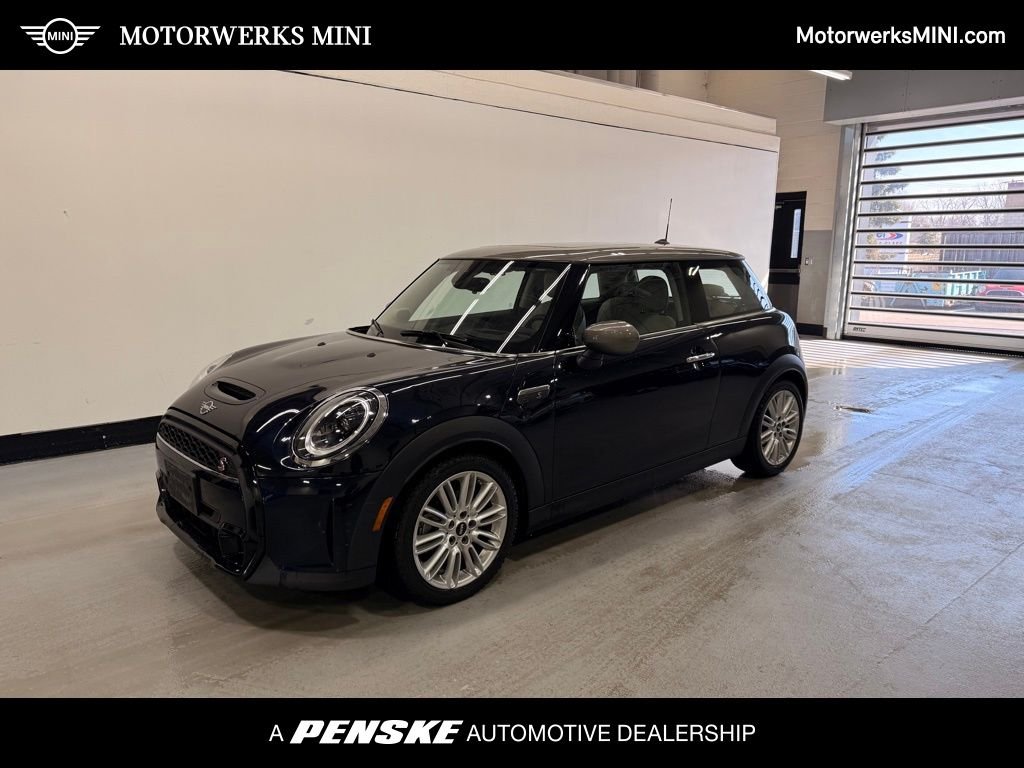 2022 MINI Hardtop Cooper S's photo