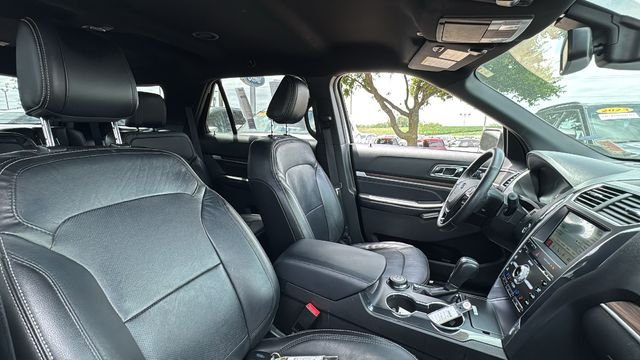 Used 2018 White Ford Limited image 18