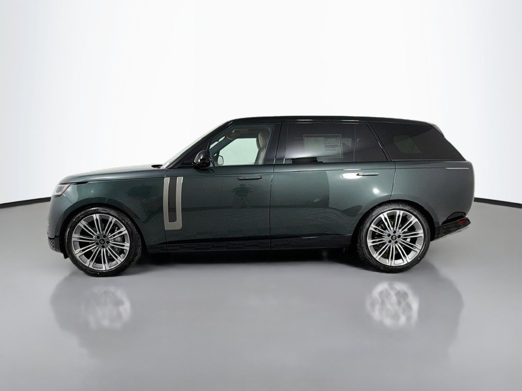 New 2027 Belgravia Green Land Rover SE image 8