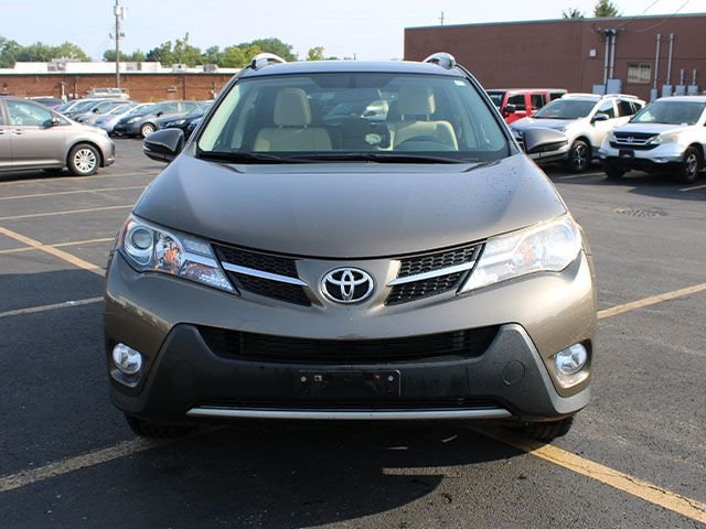 Used 2015 Pyrite Mica Toyota XLE image 3