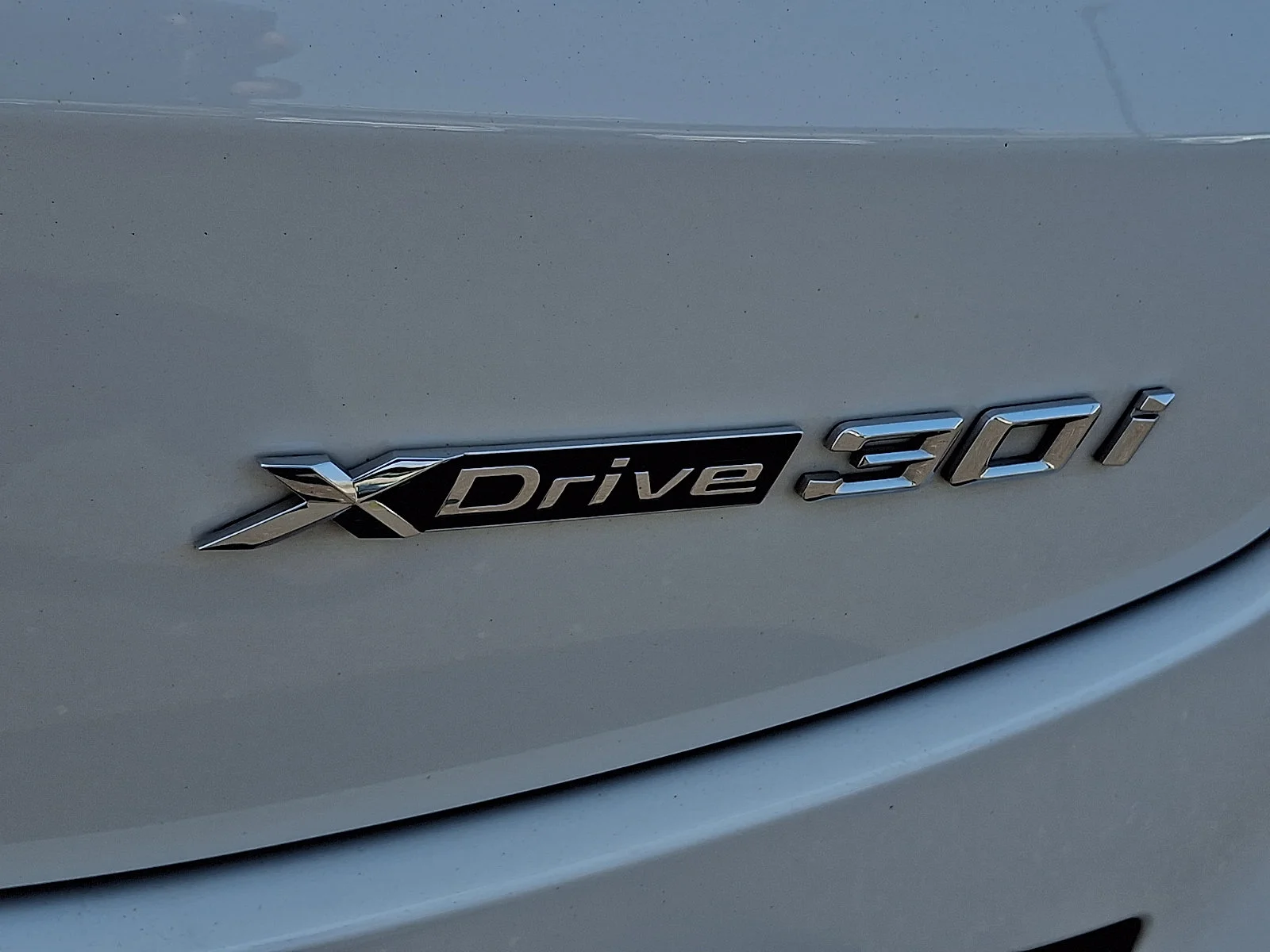 Used 2025 Alpine White BMW xDrive30i image 29