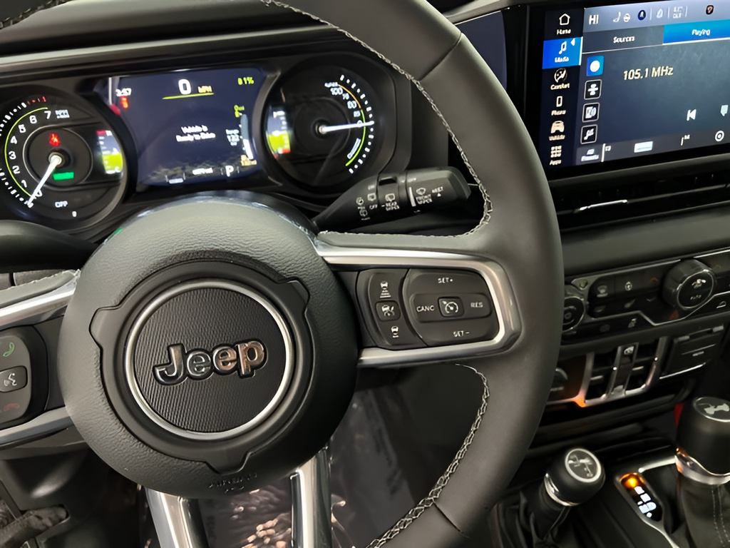 Used 2025 Crystal Metallic Jeep Sahara 4xe image 30