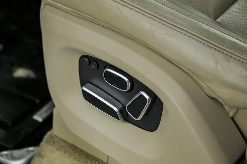 Used 2015 Fuji White Land Rover Supercharged image 21