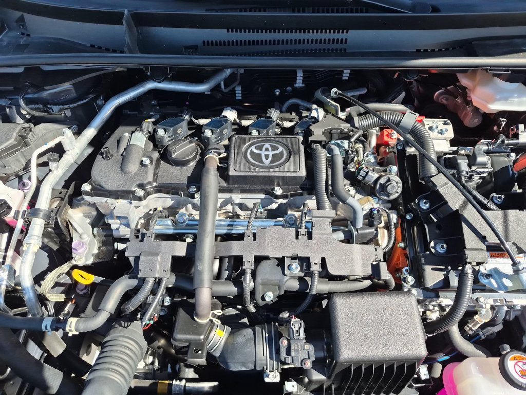 Used 2025  Toyota LE image 33
