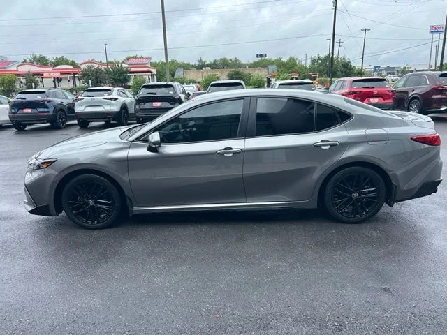 Used 2025  Toyota SE image 4