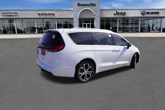 New 2026 Bright White Clear-Coat Exterior Paint Chrysler Pinnacle image 4
