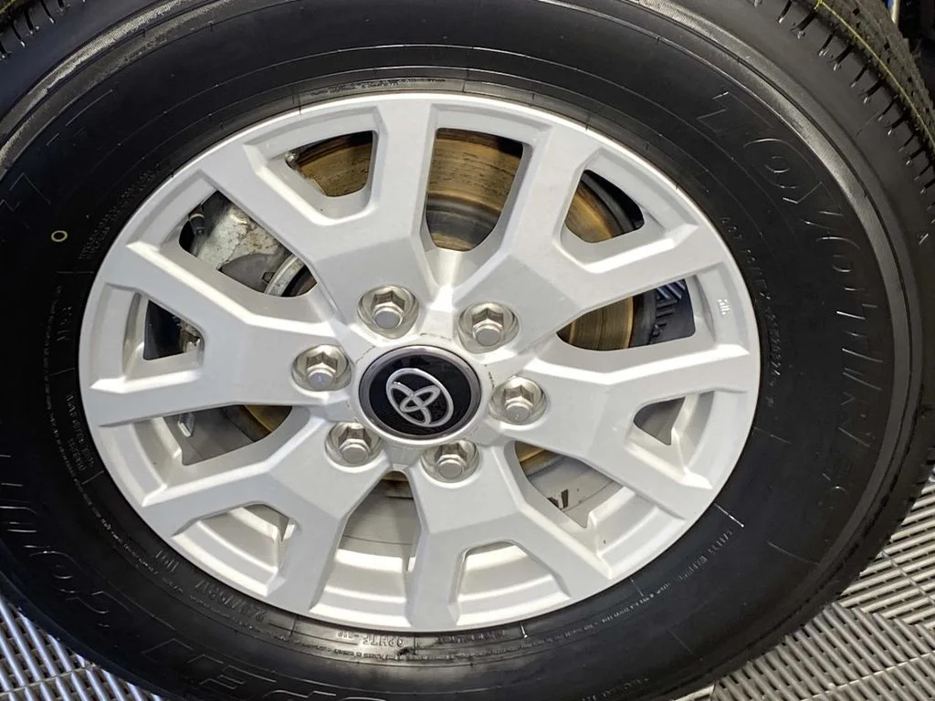 Used 2025 White Toyota SR5 image 30