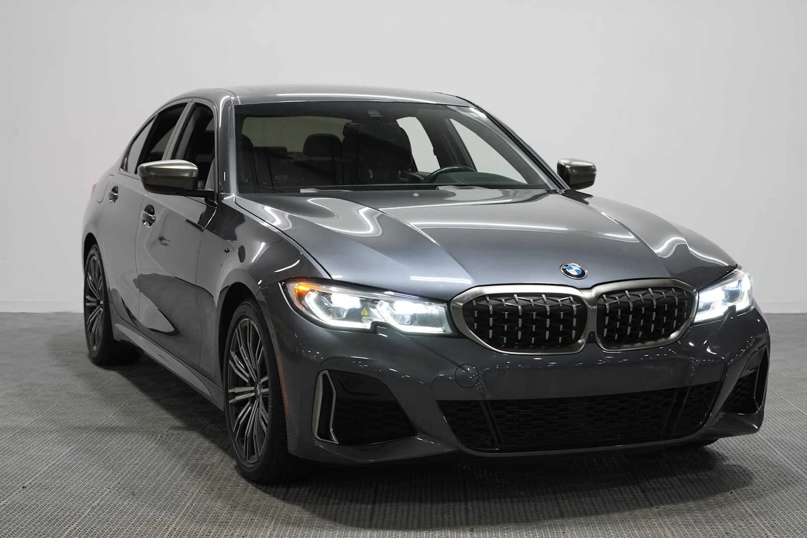Used 2020 Mineral Gray Metallic BMW M340i xDrive image 6