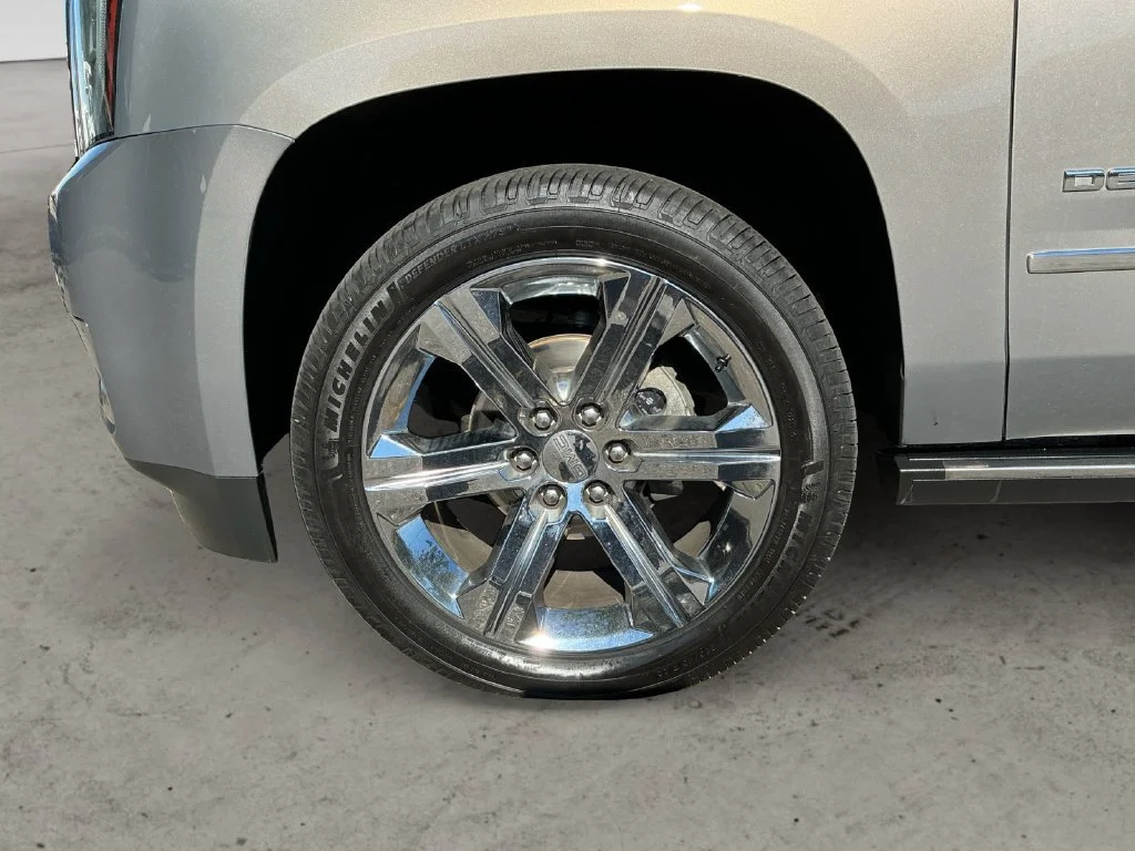 Used 2019 PEPPERDUST METALLIC GMC Denali image 13