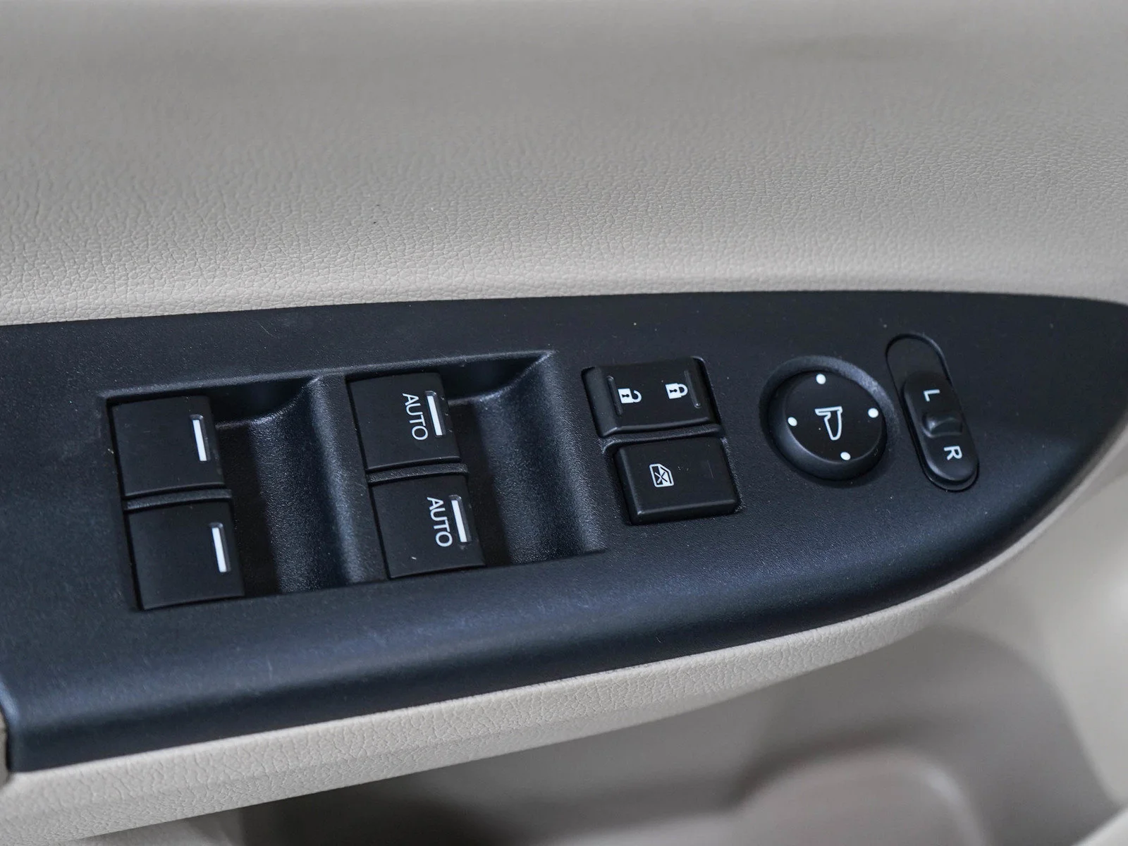 Used 2017 Red Honda EX image 19