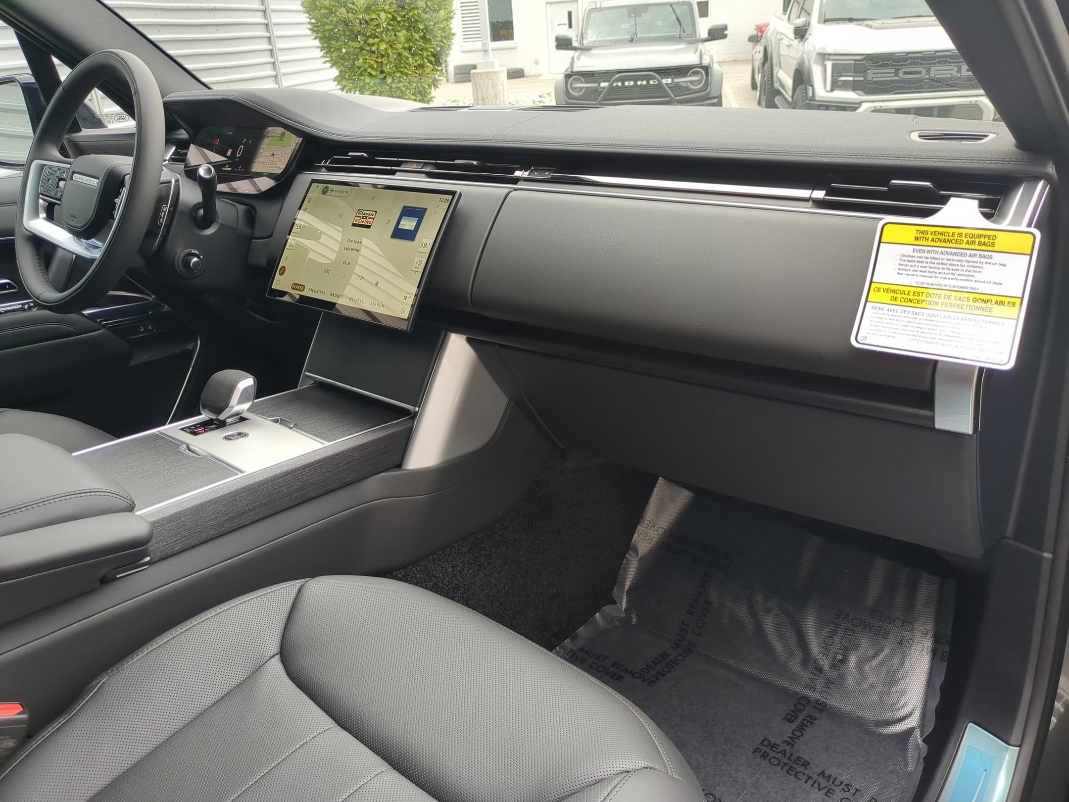 New 2026 Carpathian Grey Land Rover P400 SE LWB 7 Seat image 33