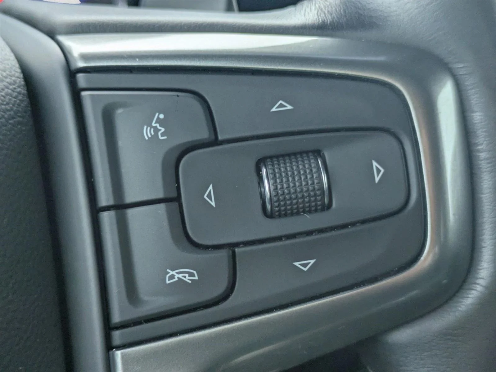 Used 2023 Summit White Chevrolet RST image 15