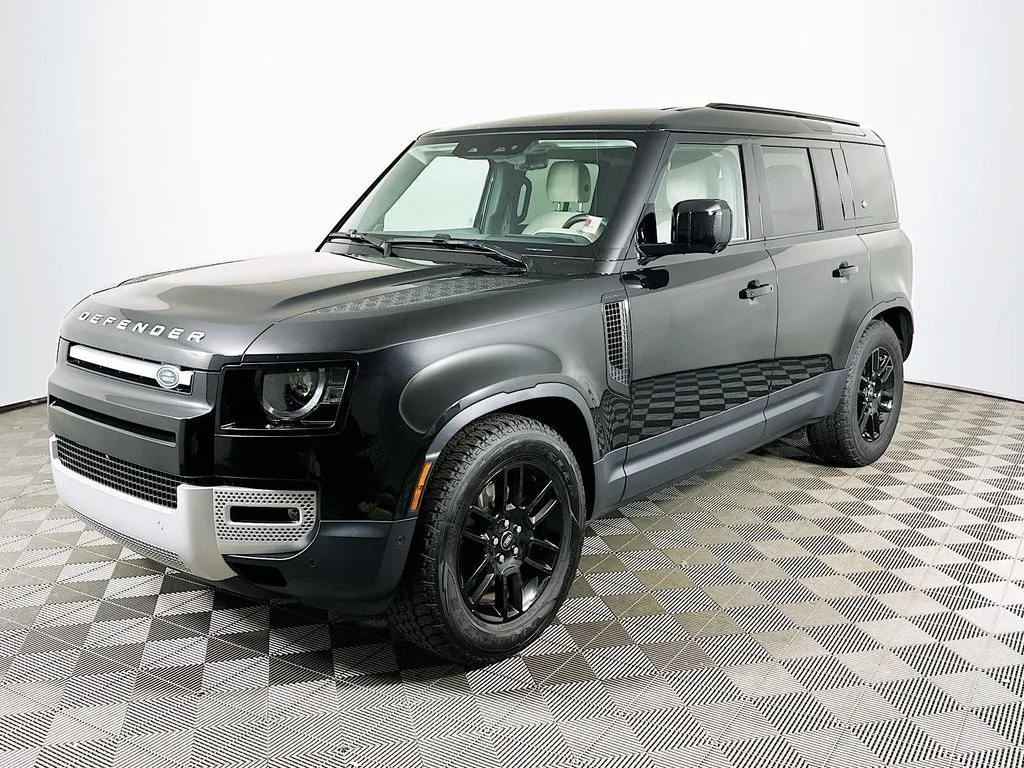 2024 Land Rover Defender 110 S P300's photo