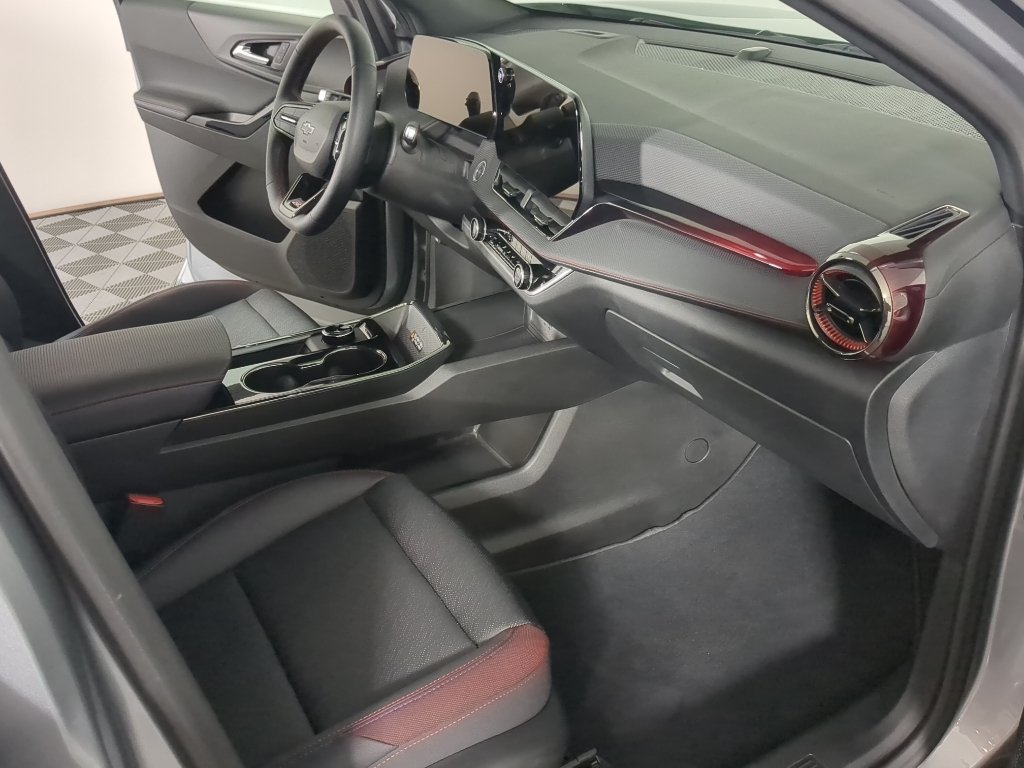 Used 2025 Sterling Gray Metallic Chevrolet AWD RS image 19