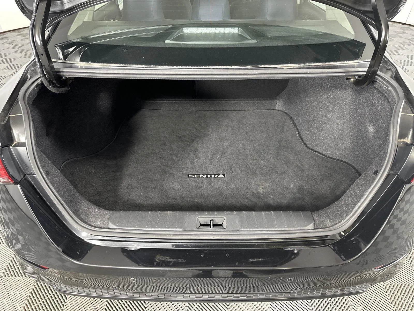 Used 2020 Super Black Nissan S image 7