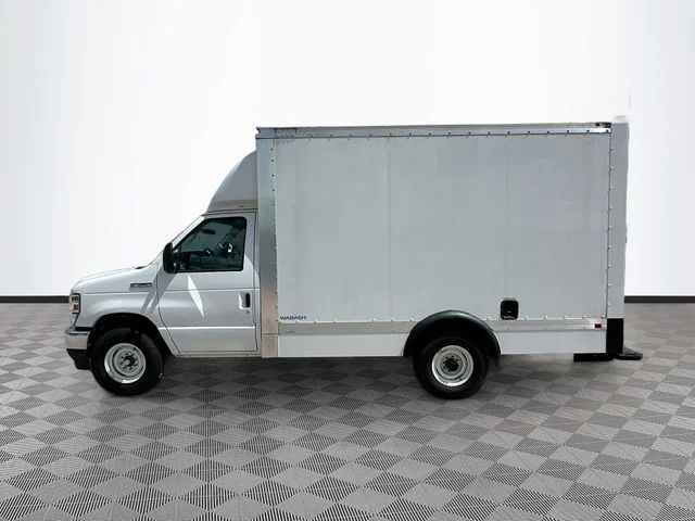 New 2025 Oxford White Ford Base image 3