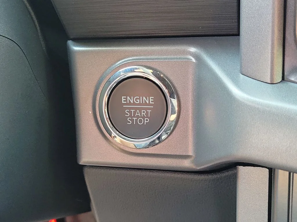New 2026 Agate Black Metallic Ford XLT image 30