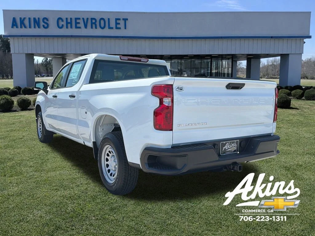 New 2026 Summit White Chevrolet WT image 8