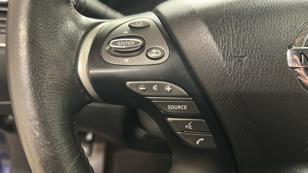 Used 2017 Blue Nissan SL image 21