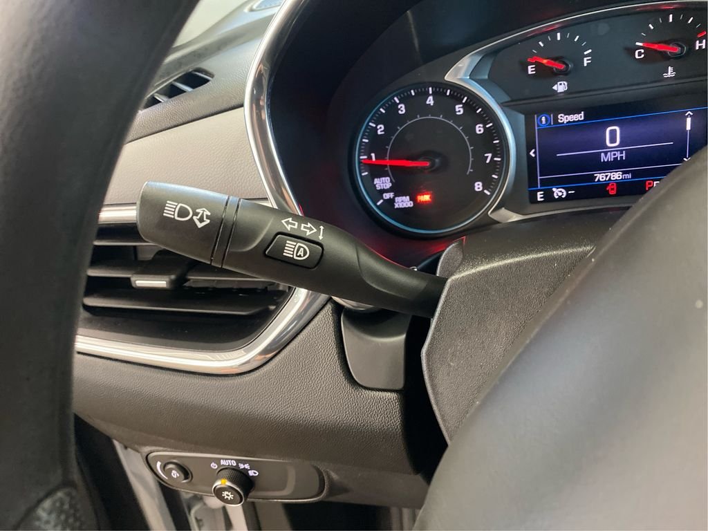 Used 2022 White Chevrolet LT image 17