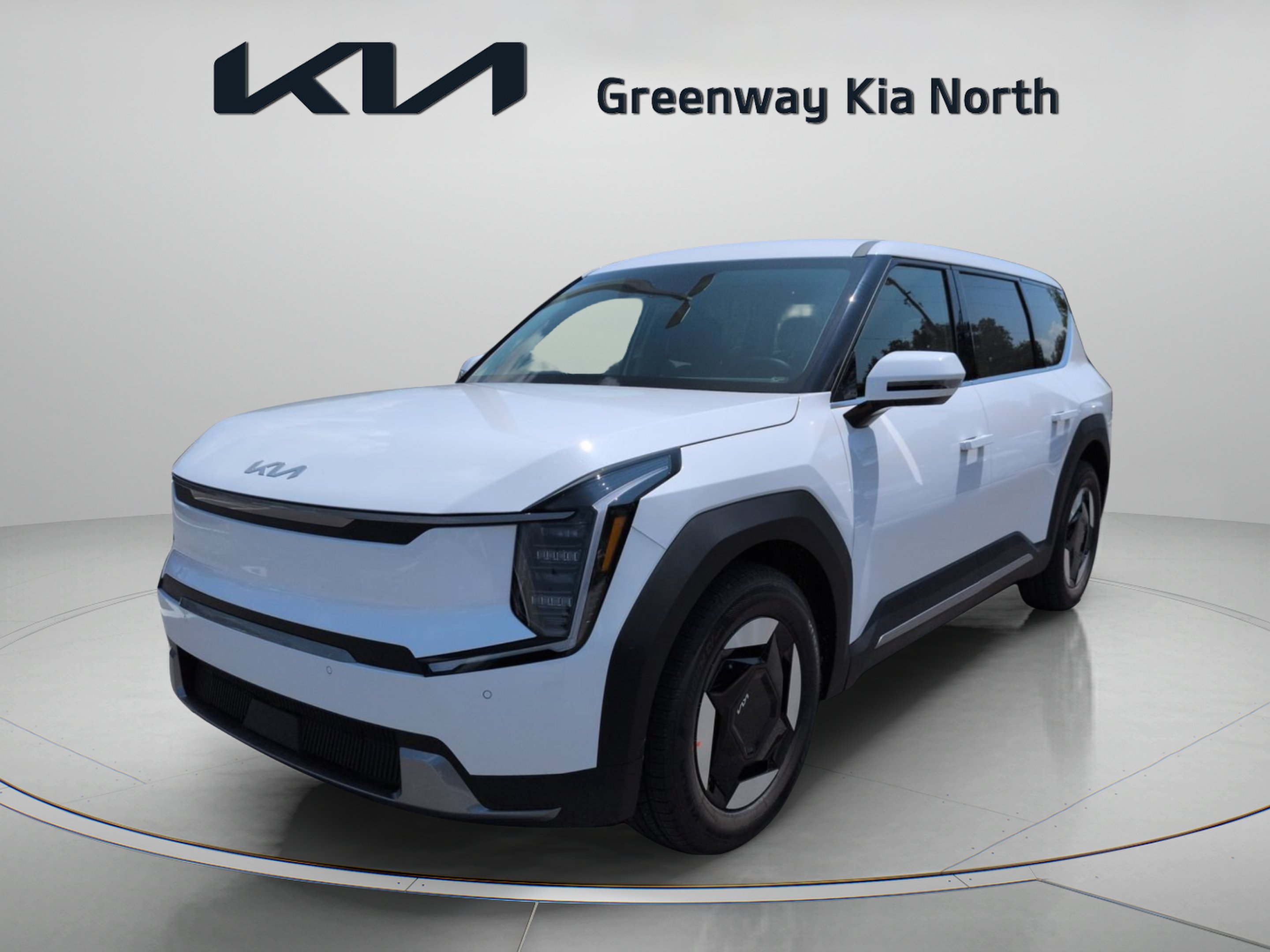New 2026 Glacial White Pearl Kia Light RWD image 4