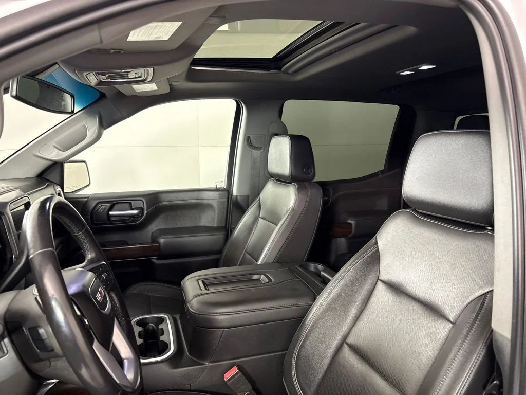 Used 2020 White GMC SLT image 37