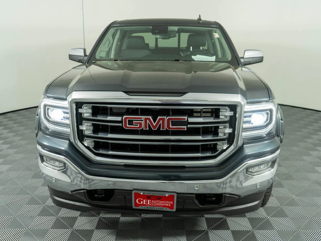 Used 2018 Gray GMC SLT image 2