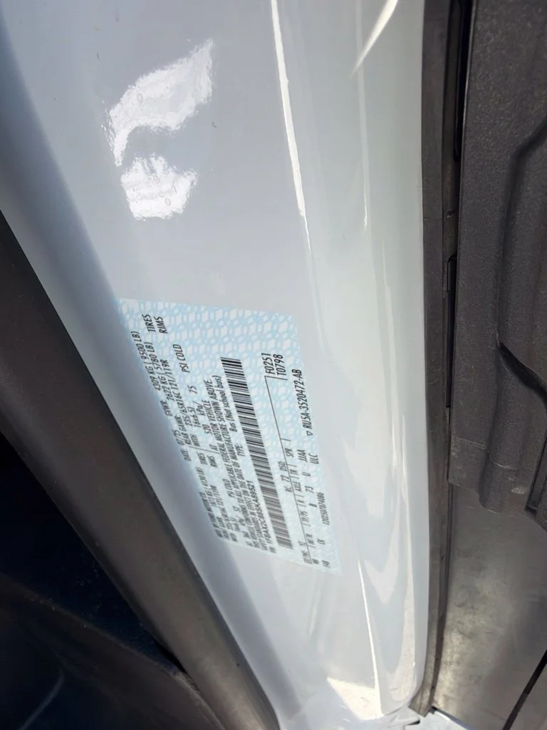 Used 2025 Oxford White Ford XLT image 32