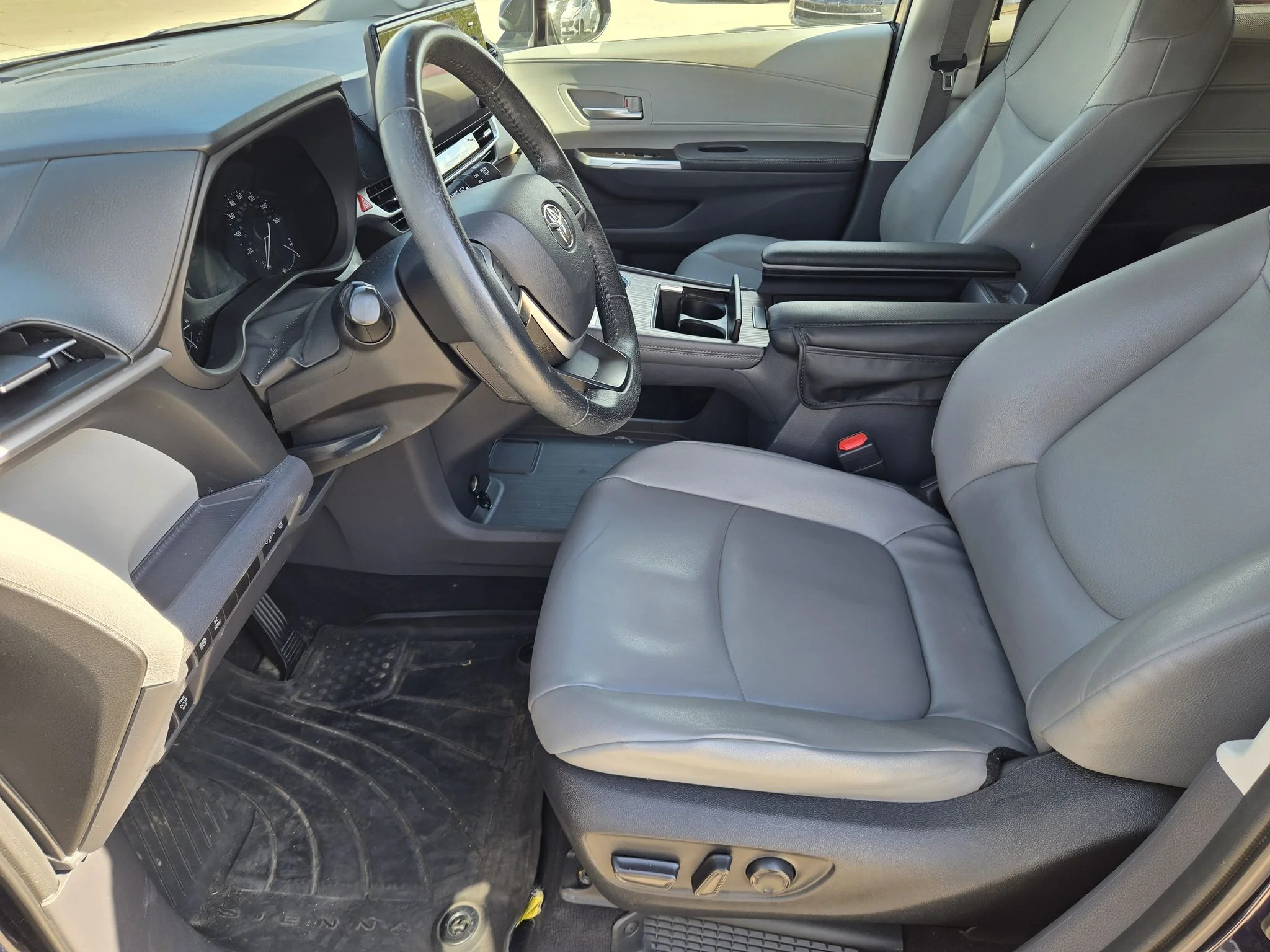 Used 2022 Blueprint Toyota XLE image 13