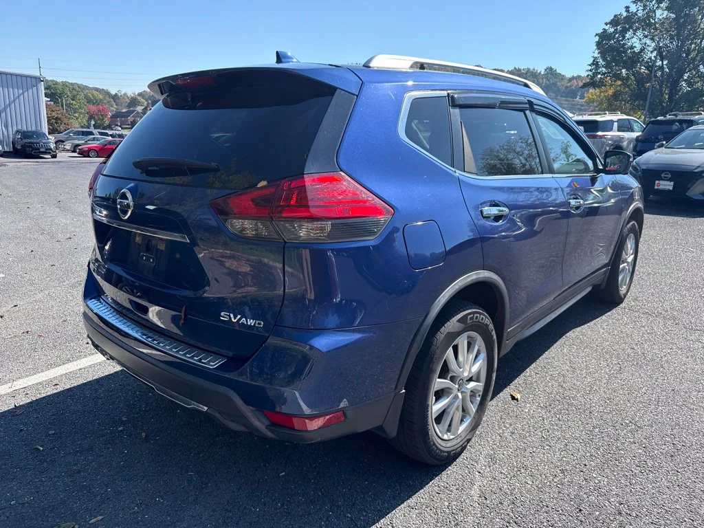 Used 2017 Blue Nissan SV image 4