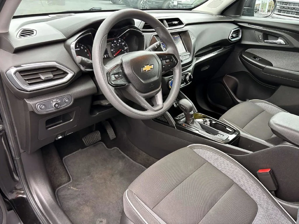 Used 2022 Black Metallic Chevrolet LT image 18
