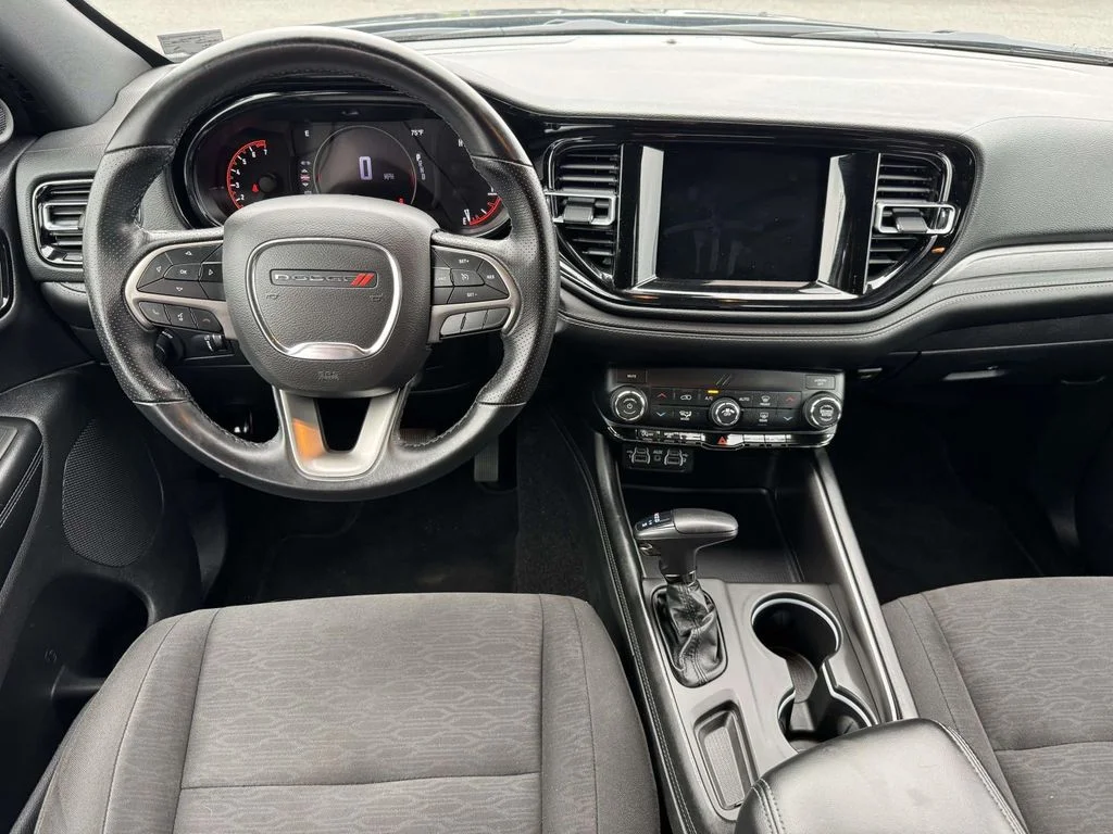 Used 2022 Black Dodge SXT image 16