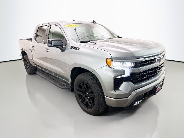 Used 2025 Gray Chevrolet RST image 1
