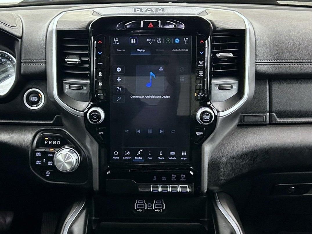 Used 2023 Silver Ram Laramie image 12