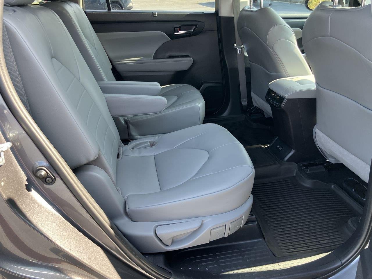 Used 2021 Gray (Magnetic Gray Metallic) Toyota XLE image 32