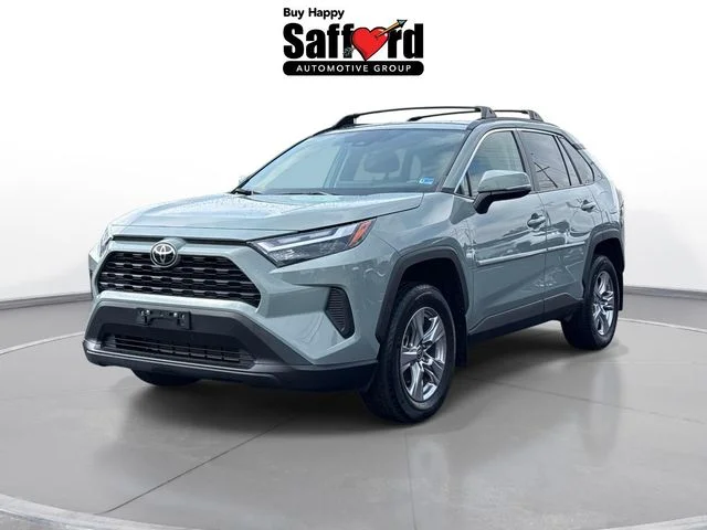 Used 2023  Toyota XLE image 1
