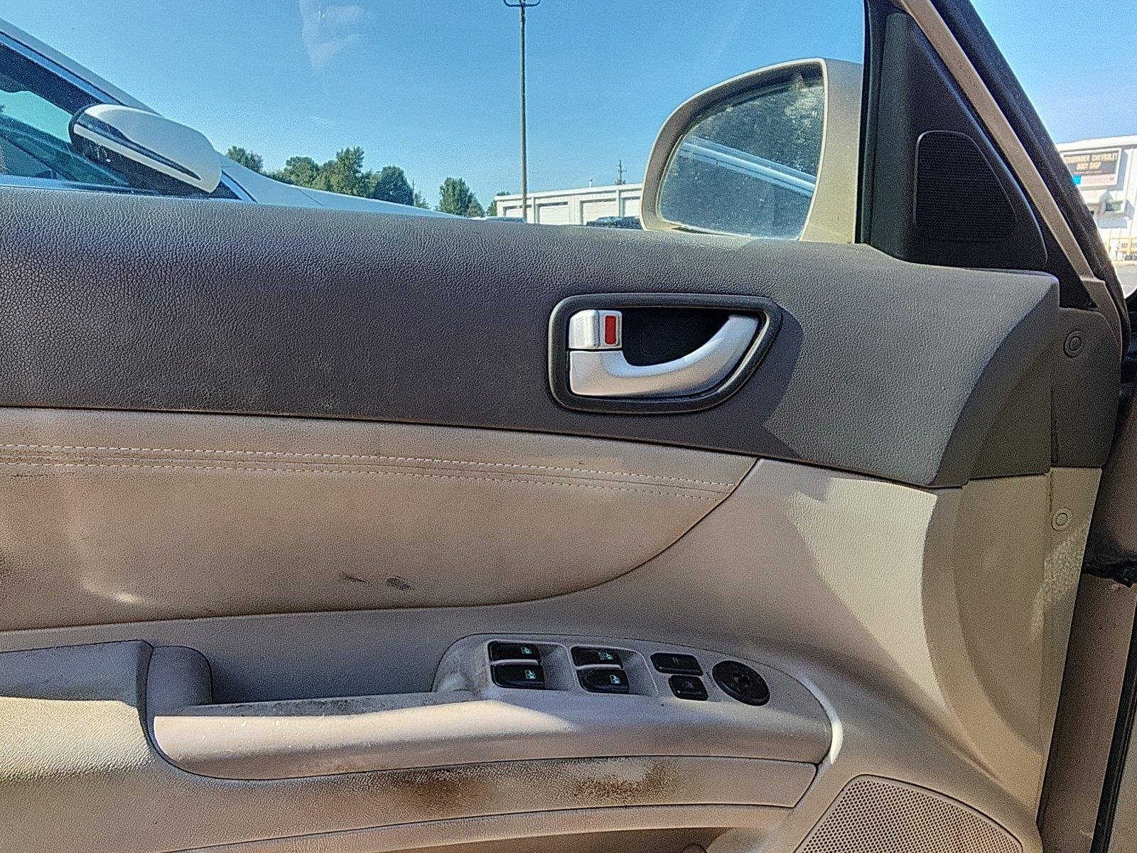 Used 2008  Hyundai SE image 14