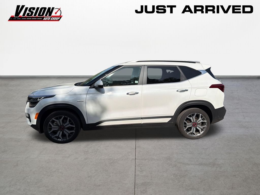 Used 2022 White Kia SX image 8