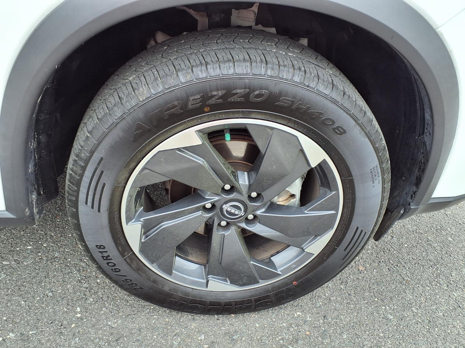 Used 2024 Everest White Pearl Nissan SV image 12