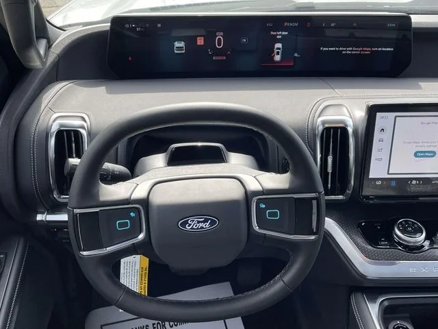 New 2027 Star White Metallic Tri-Coat Ford Platinum image 15