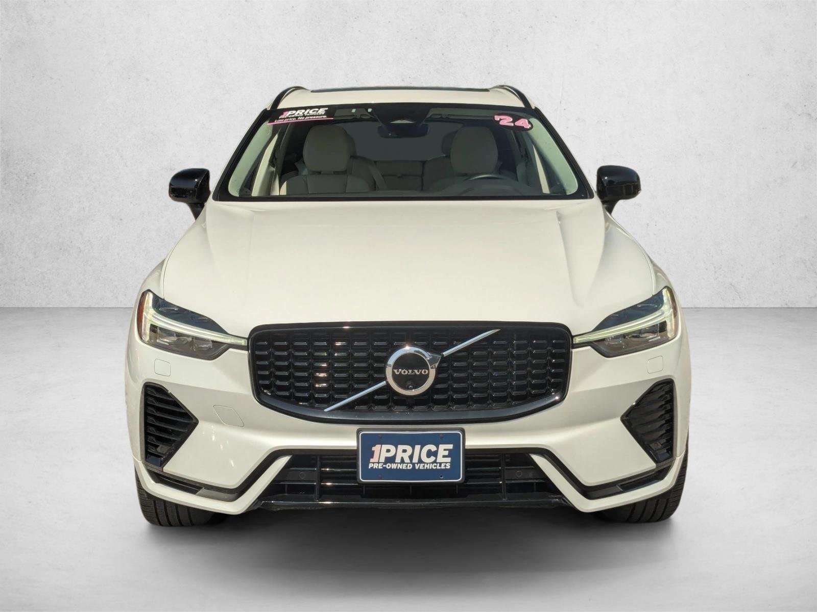 Used 2024 Crystal White Metallic Volvo Plus Dark Theme image 2