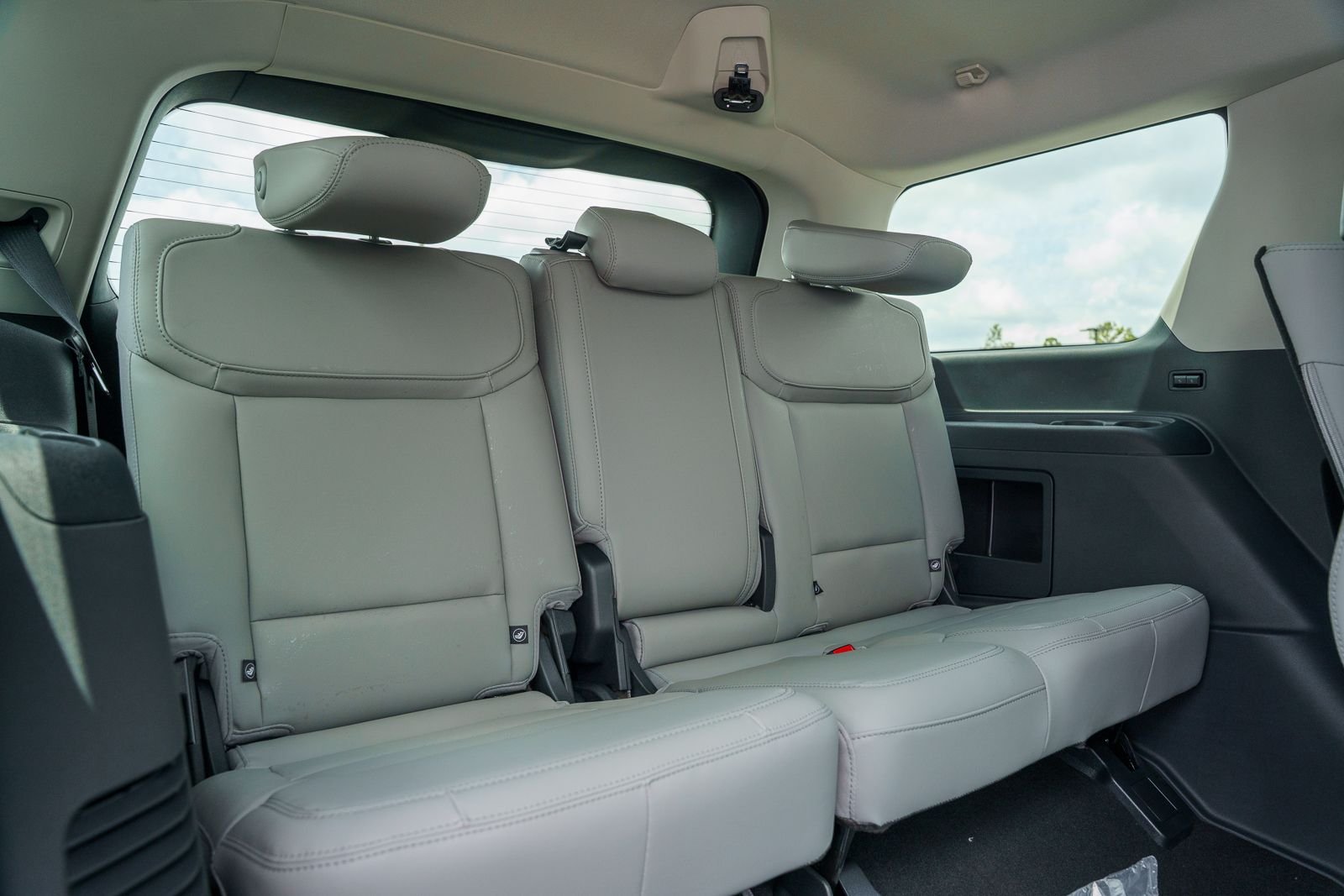 New 2027 Glacier Gray Metallic Tri-Coat Ford Active image 13