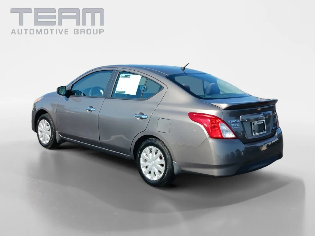 Used 2015 Silver Nissan 1.6 SV image 5