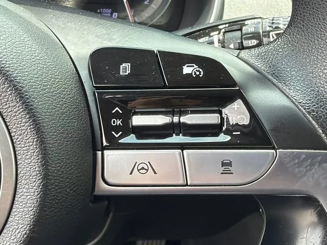 Used 2022 Gray Hyundai SEL image 25