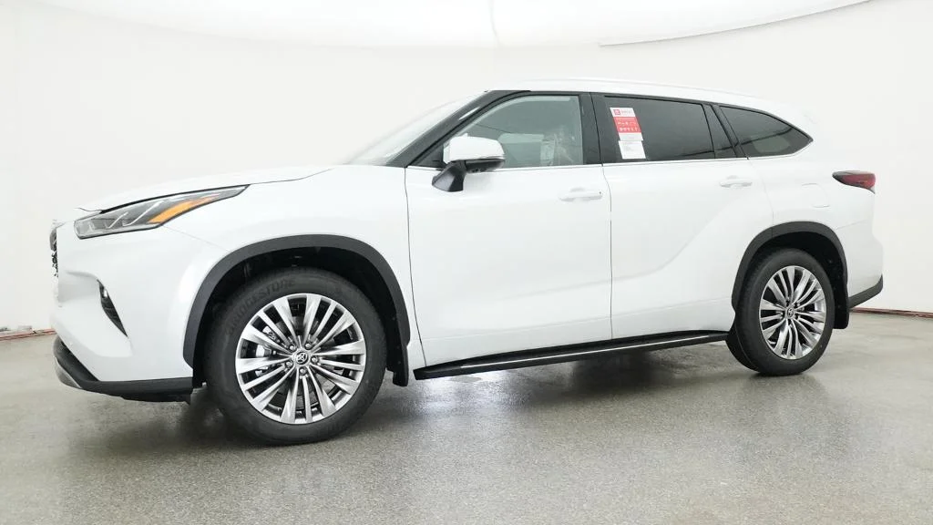 New 2026 Wind Chill Pearl Toyota Platinum image 3